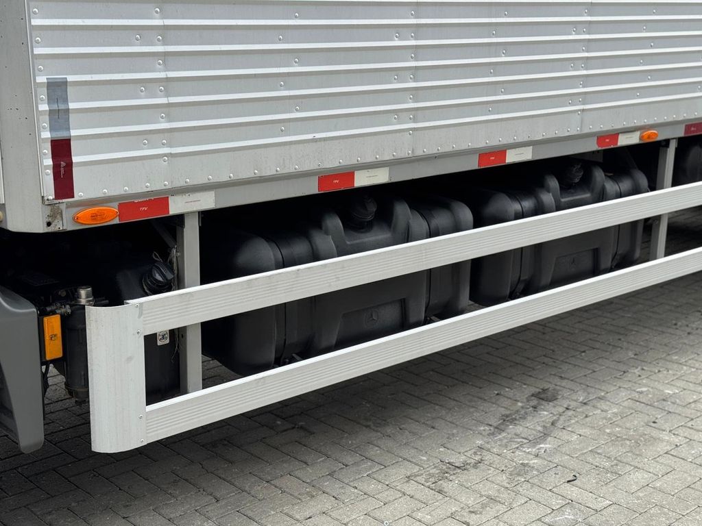 MERCEDES-BENZ Atego 2430 – 6×2 de Loja Zero 1 no Paraná