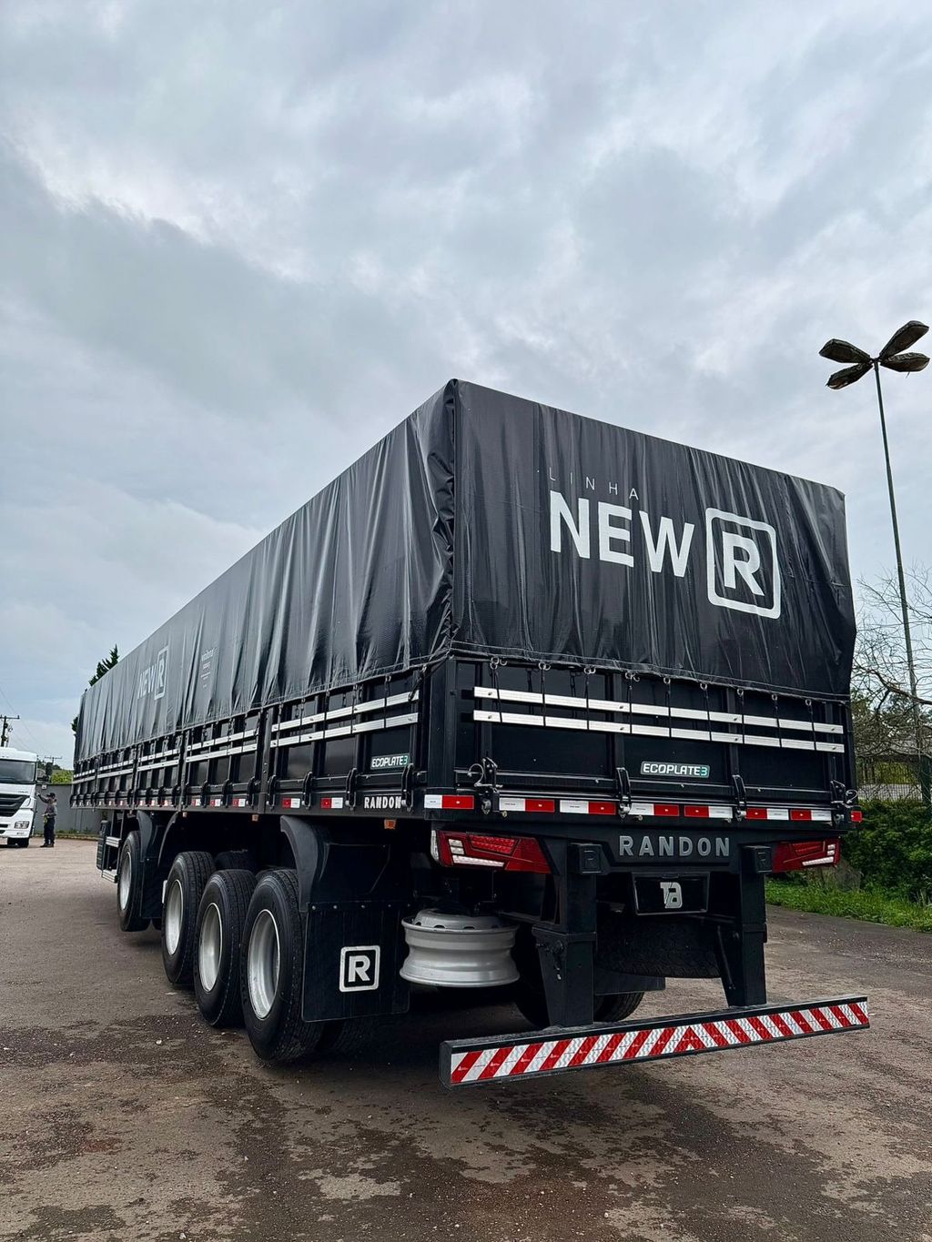 CARRETA GRANELEIRA 4º EIXO Randon de Loja Zero 1 no Paraná