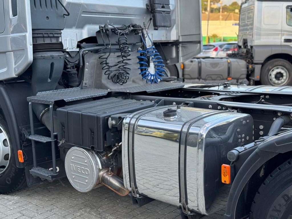 IVECO STRALIS HI-WAY – 6×2 de Loja Zero 1 no Paraná