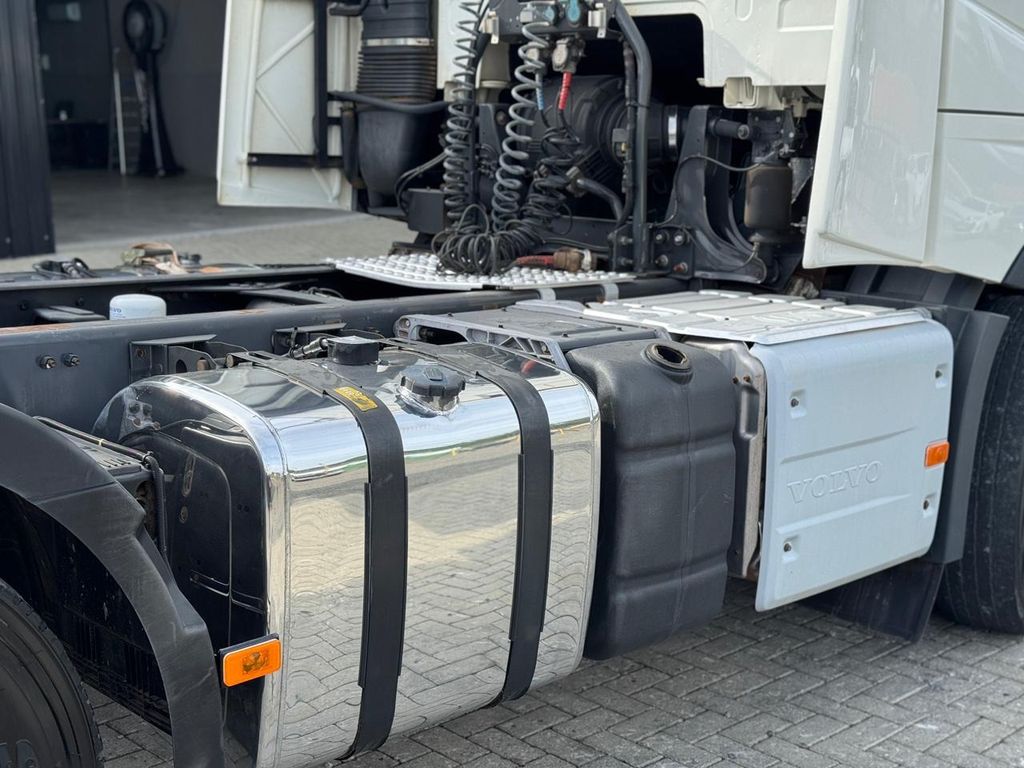 VOLVO FH 540 GLOBETROTTER – 6X4 de Loja Zero 1 no Paraná