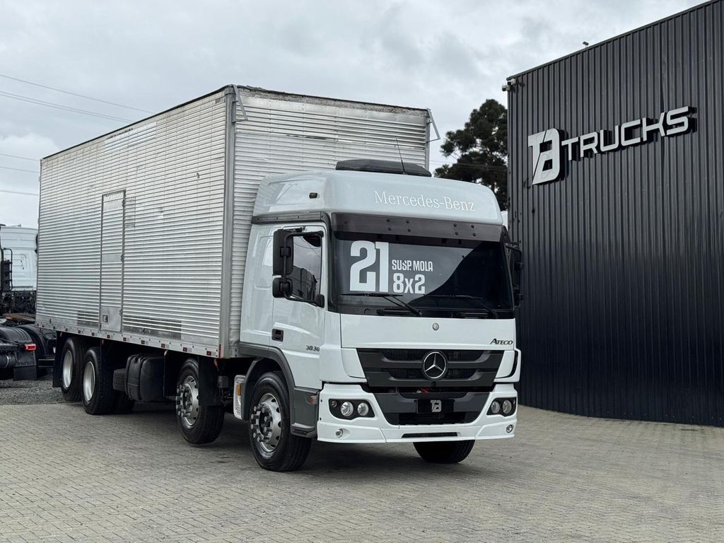 MERCEDES-BENZ Atego 3030 – 8×2 de Loja Zero 1 no Paraná