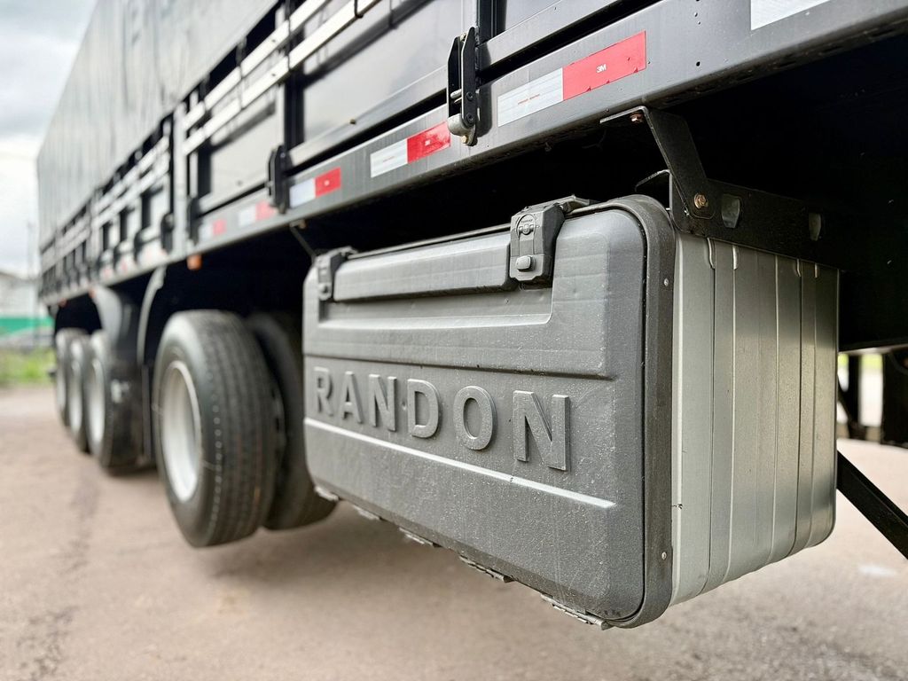 CARRETA GRANELEIRA 4º EIXO Randon de Loja Zero 1 no Paraná