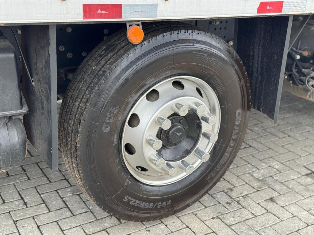 MERCEDES-BENZ Atego 3030 – 8×2 de Loja Zero 1 no Paraná