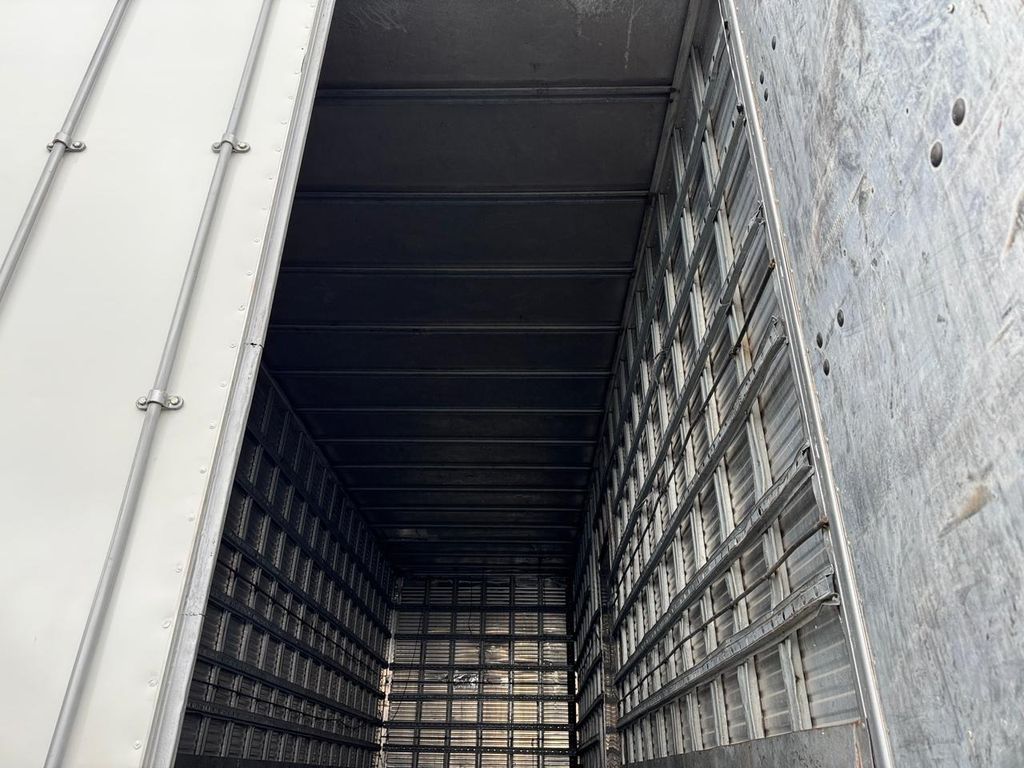 MERCEDES-BENZ Atego 3030 – 8×2 de Loja Zero 1 no Paraná