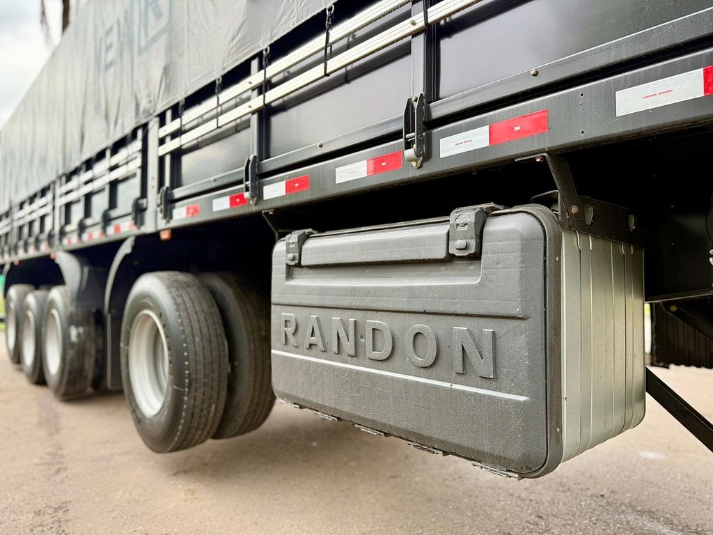 CARRETA GRANELEIRA 4º EIXO Randon de Loja Zero 1 no Paraná