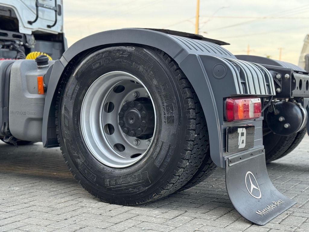Mercedes Benz Axor 2041 – 4×2 de Loja Zero 1 no Paraná
