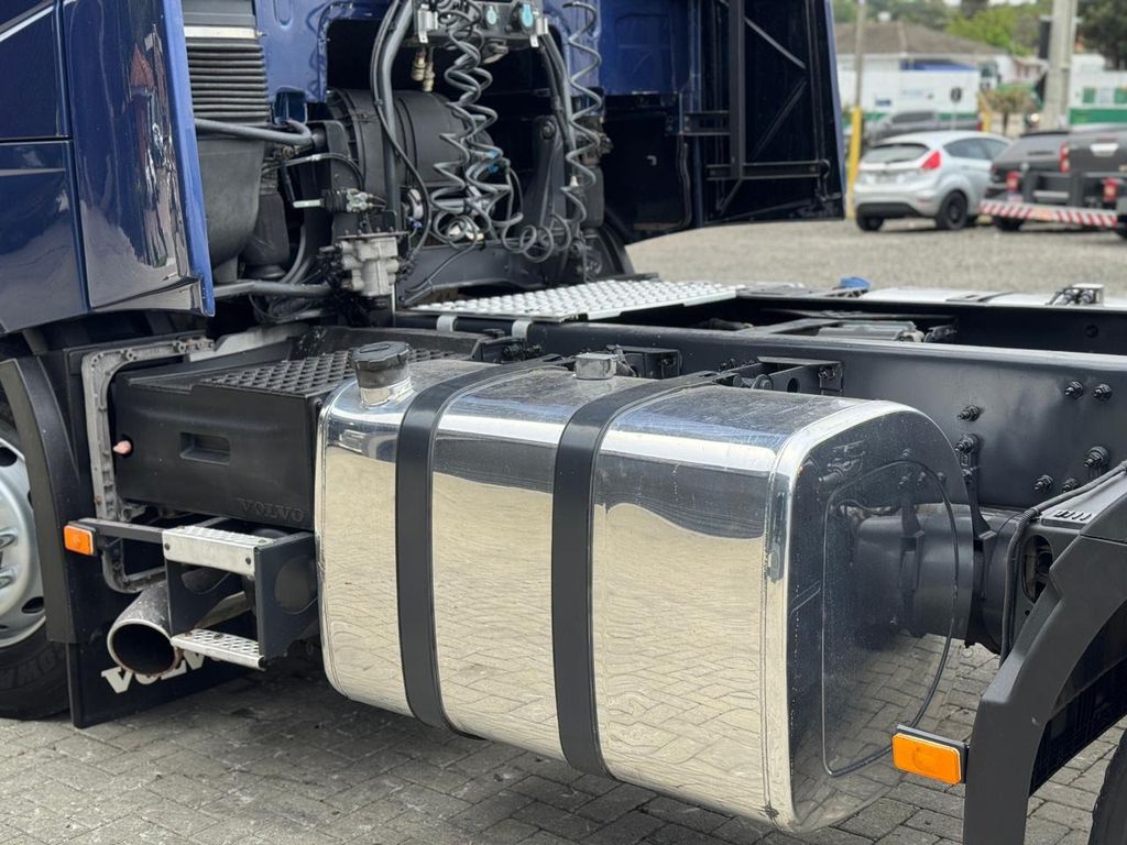 VOLVO FH 540 – 6×4 de Loja Zero 1 no Paraná