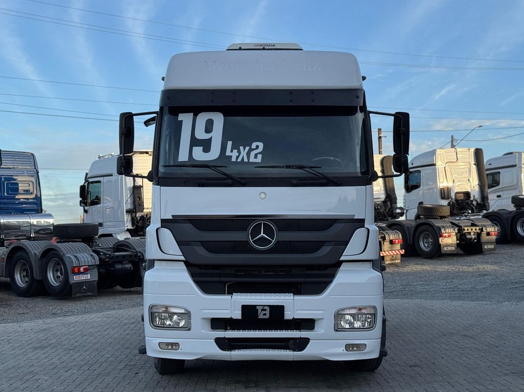 Mercedes Benz Axor 2041 – 4×2 de Loja Zero 1 no Paraná