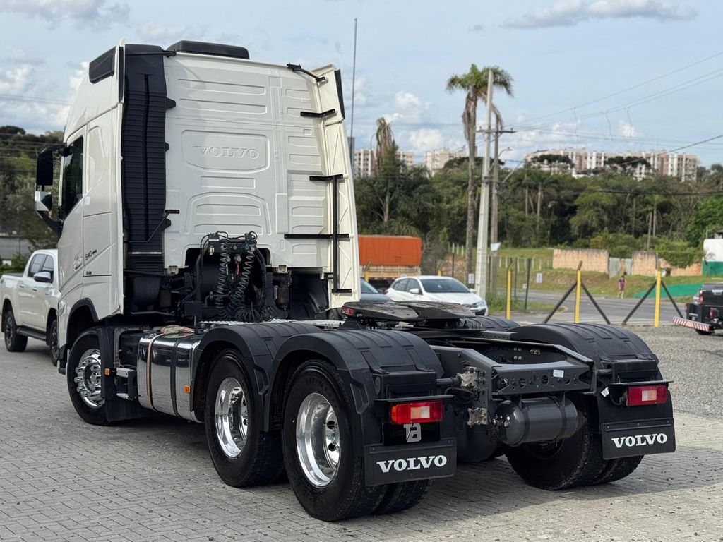 VOLVO FH 540 GLOBETROTTER – 6X4 de Loja Zero 1 no Paraná