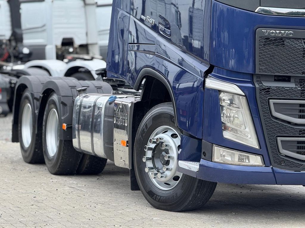 VOLVO FH 540 – 6×4 de Loja Zero 1 no Paraná
