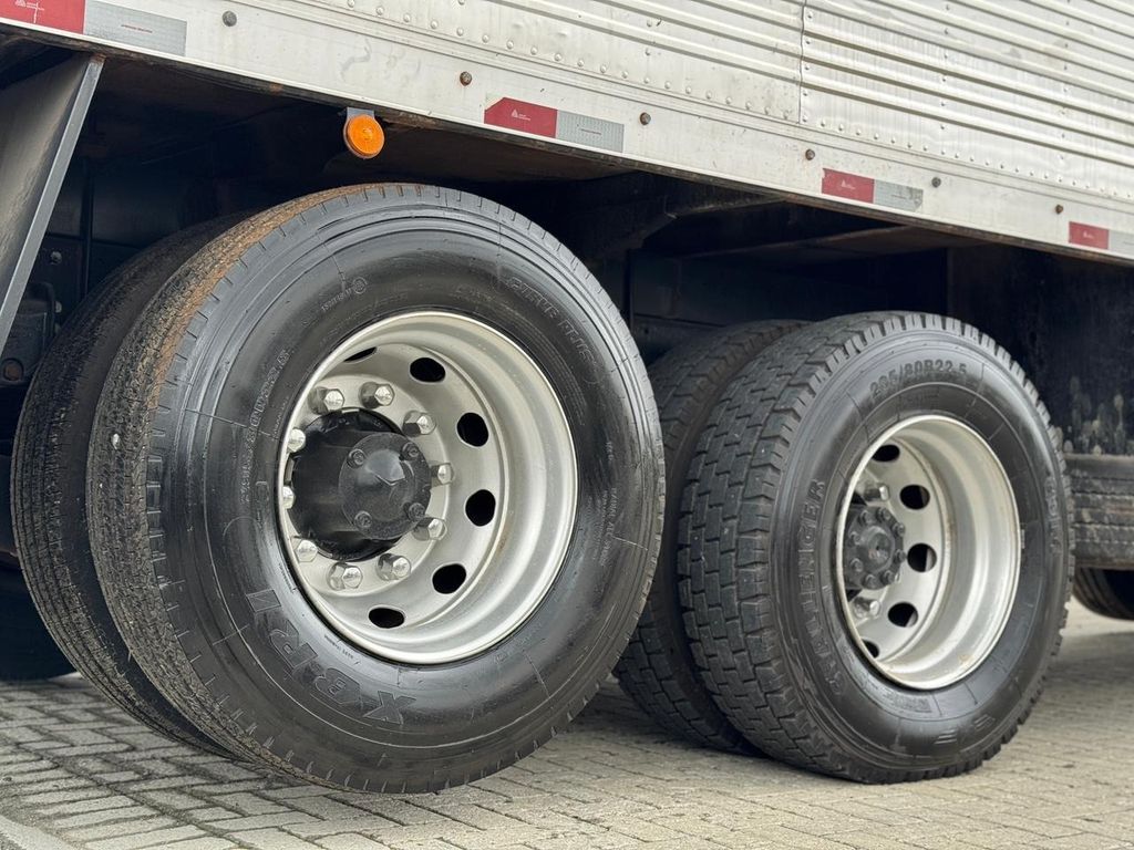 MERCEDES-BENZ Atego 3030 – 8×2 de Loja Zero 1 no Paraná