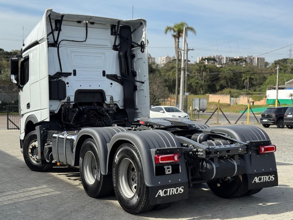 Mercedes-Benz New Actros 2651 – 6×4 de Loja Zero 1 no Paraná