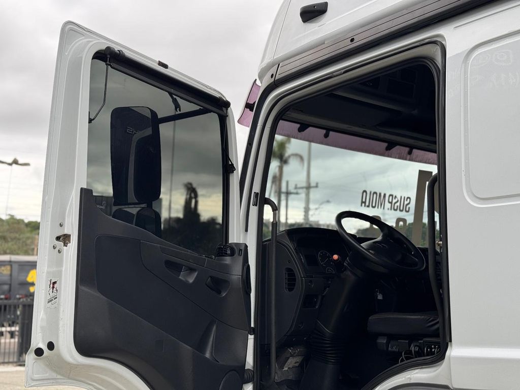 MERCEDES-BENZ Atego 3030 – 8×2 de Loja Zero 1 no Paraná