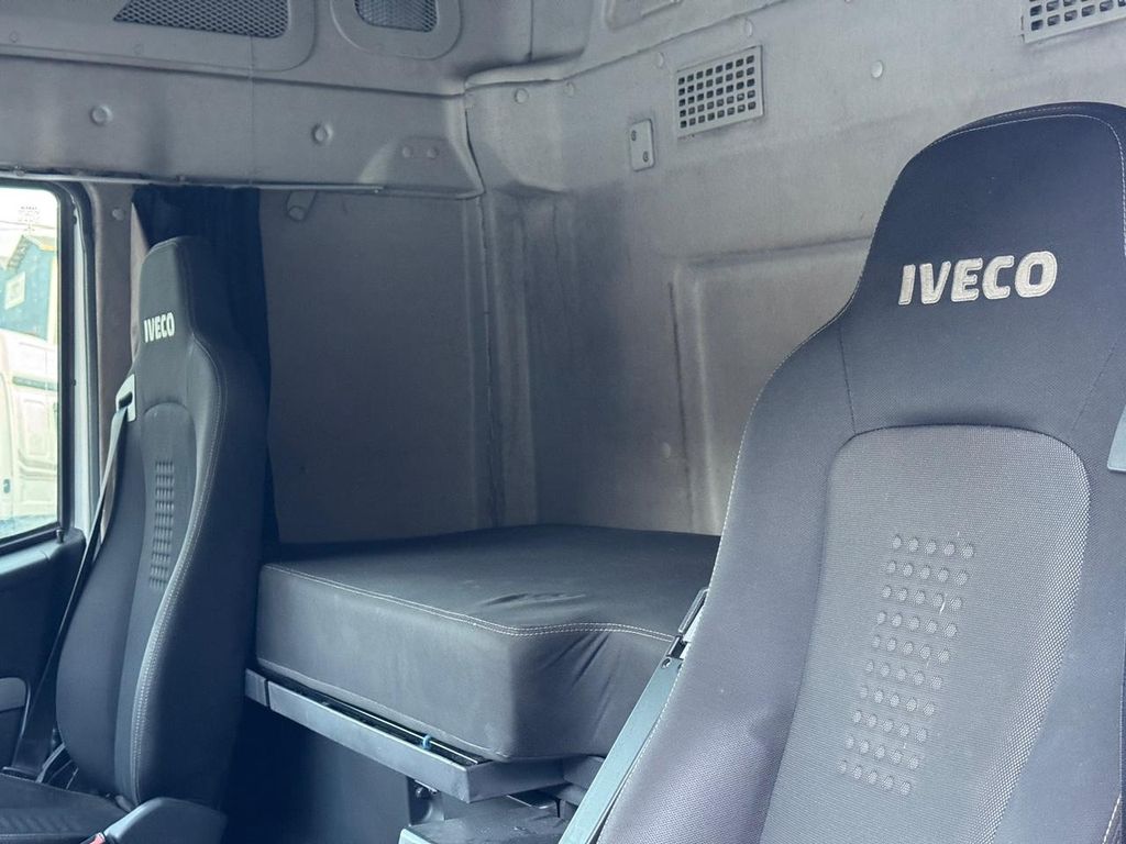 IVECO STRALIS HI-WAY – 6×2 de Loja Zero 1 no Paraná