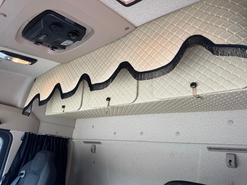 MERCEDES-BENZ Actros 2553 – 6×2 de Loja Zero 1 no Paraná