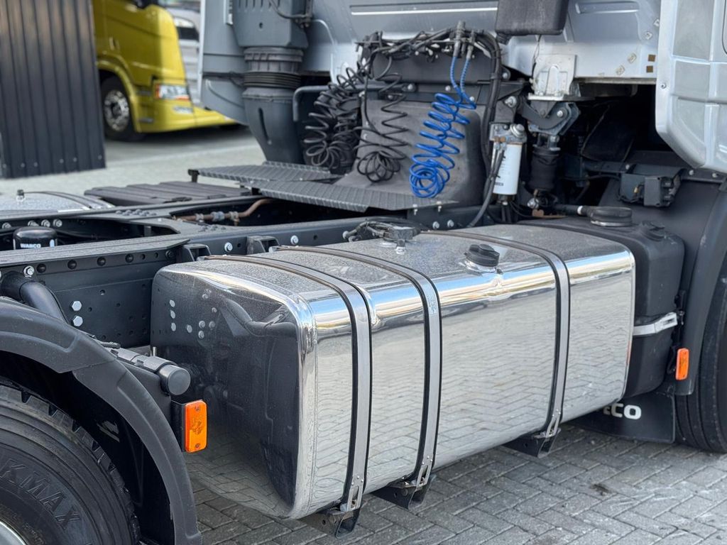 IVECO STRALIS HI-WAY – 6×2 de Loja Zero 1 no Paraná