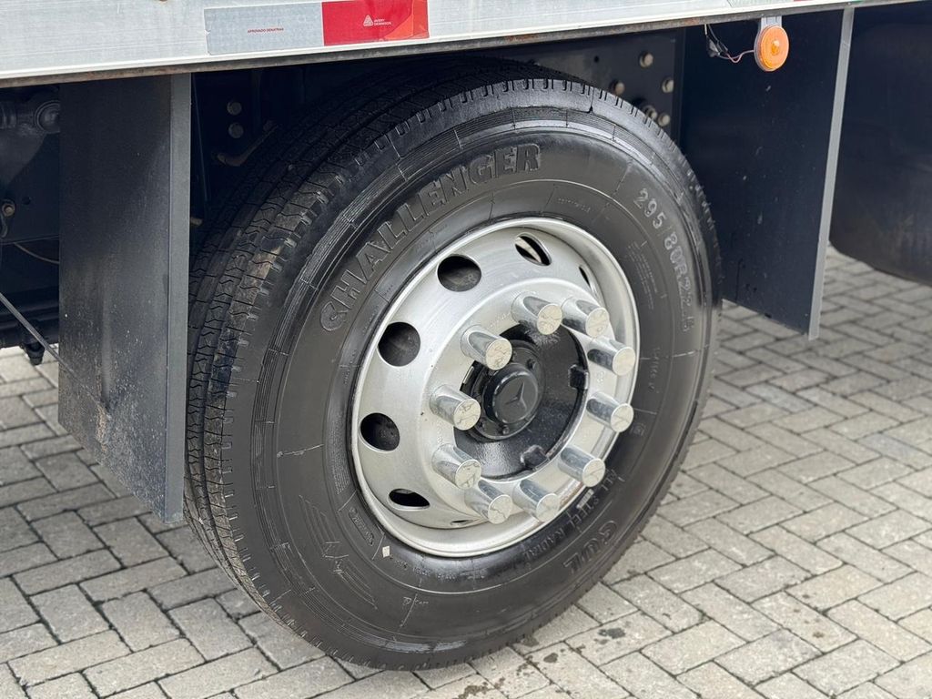 MERCEDES-BENZ Atego 3030 – 8×2 de Loja Zero 1 no Paraná