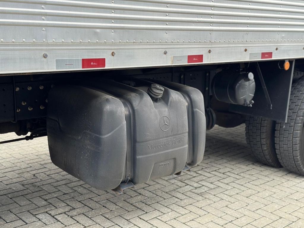 MERCEDES-BENZ Atego 3030 – 8×2 de Loja Zero 1 no Paraná