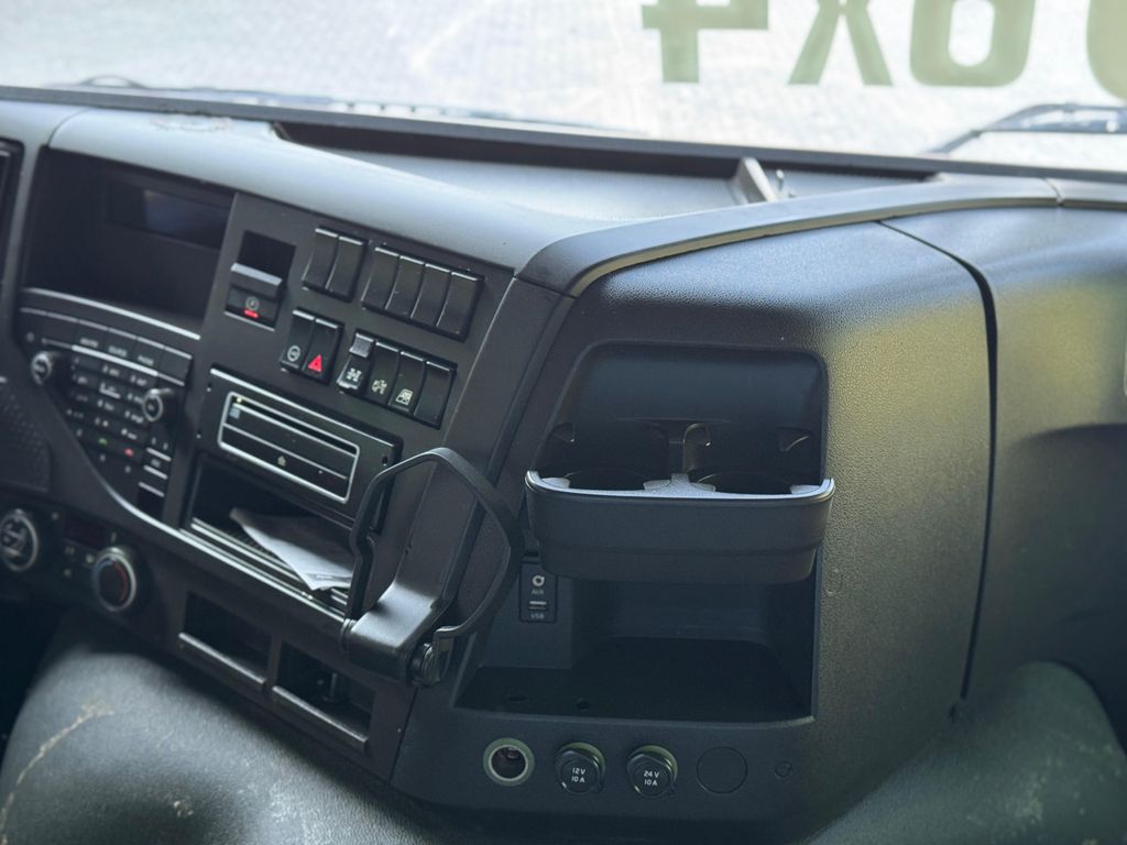 VOLVO FMX 460 – 6×4 de Loja Zero 1 no Paraná