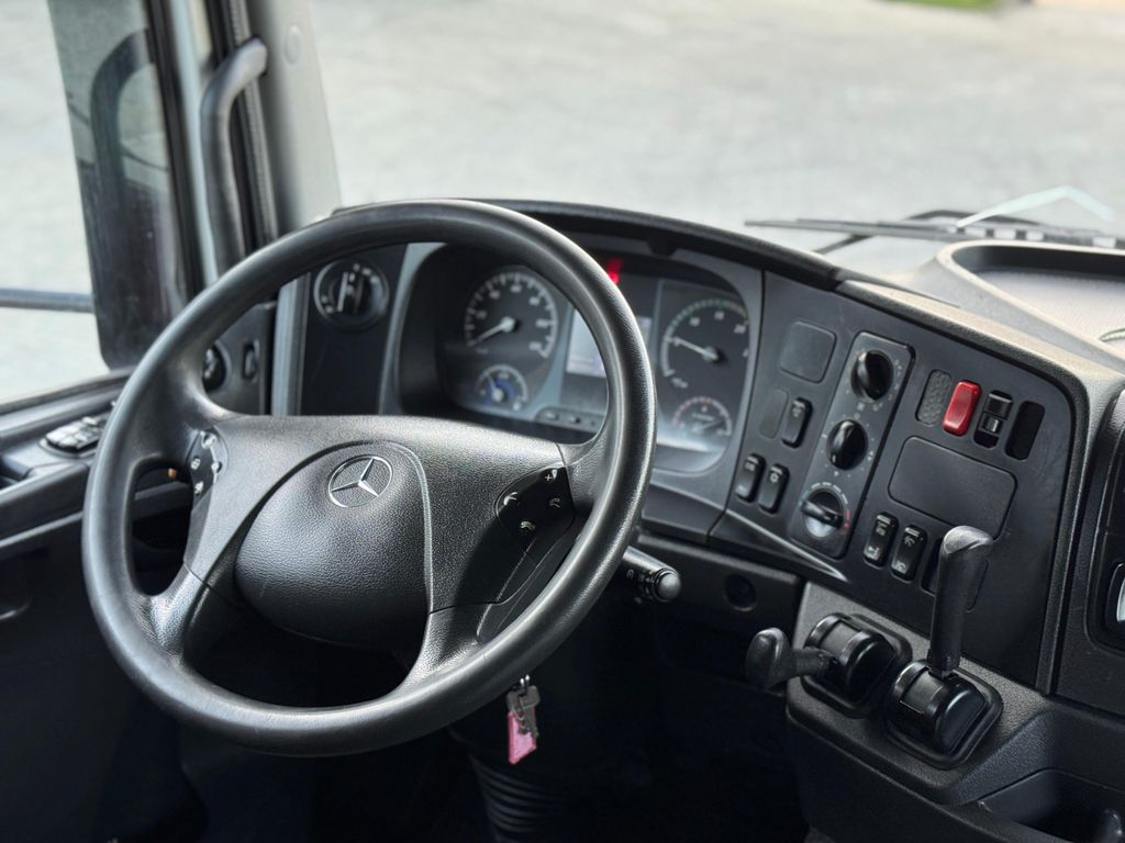 Mercedes Benz Axor 2041 – 4×2 de Loja Zero 1 no Paraná