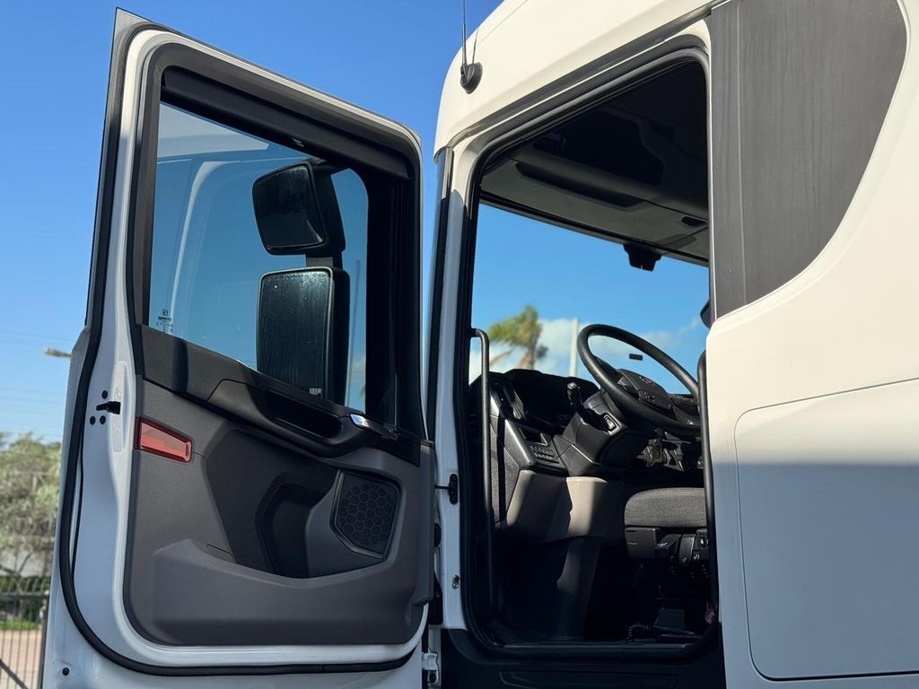 SCANIA R450 – 6×2 de Loja Zero 1 no Paraná