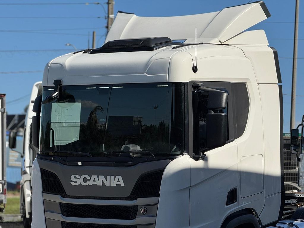 SCANIA R450 – 6×2 de Loja Zero 1 no Paraná