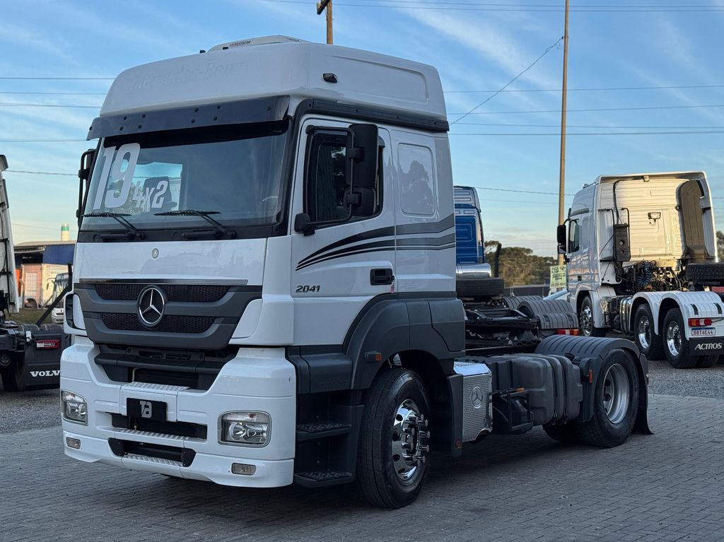 Mercedes Benz Axor 2041 – 4×2 de Loja Zero 1 no Paraná