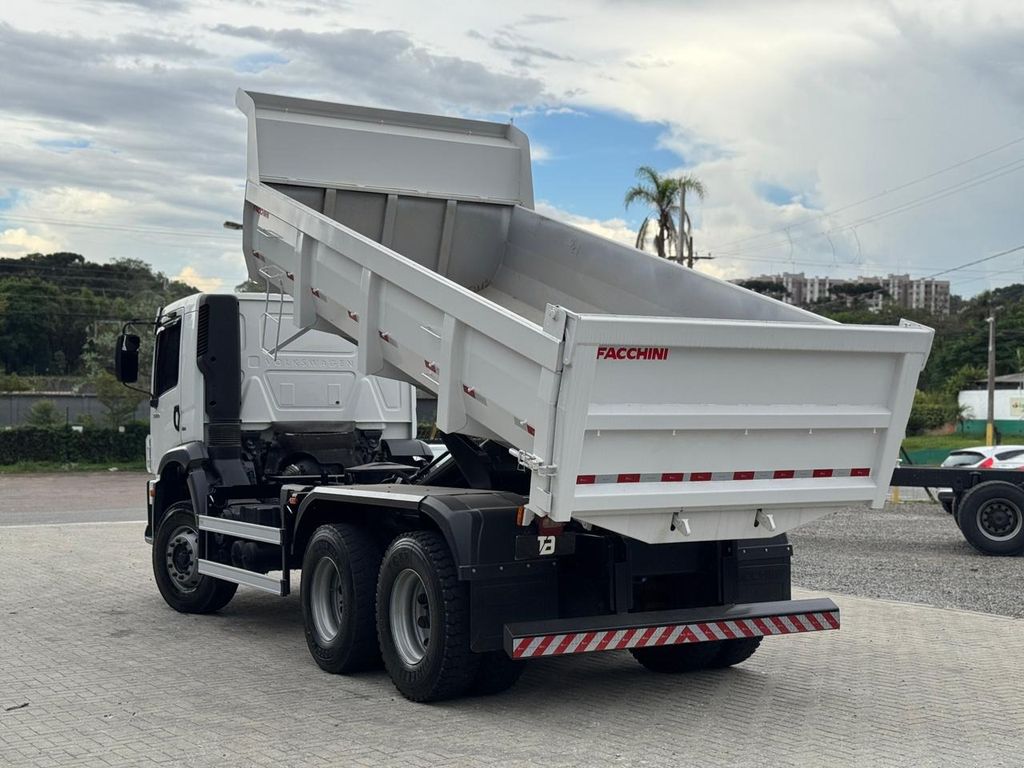 VOLKSWAGEN 31-280 E Constel. 6×4 de teste1234 teste1234 no Paraná