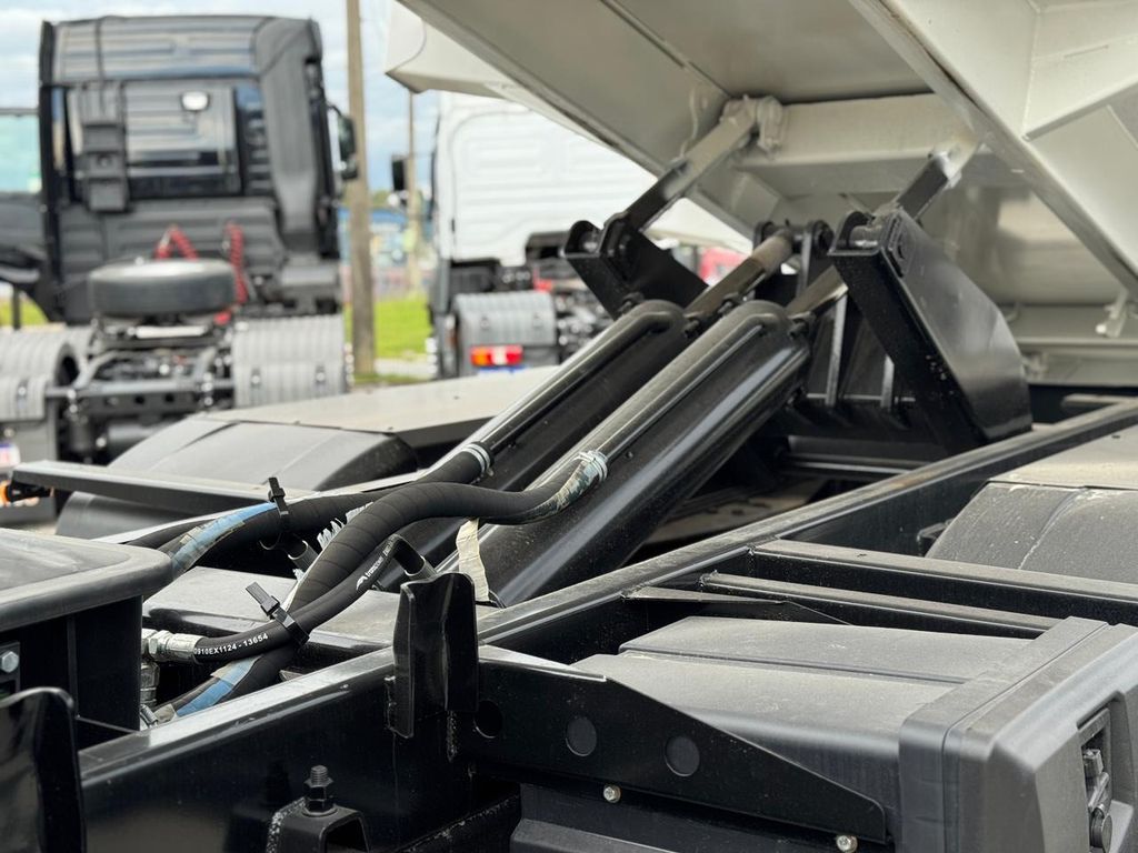 VOLKSWAGEN 31-280 E Constel. 6×4 de teste1234 teste1234 no Paraná