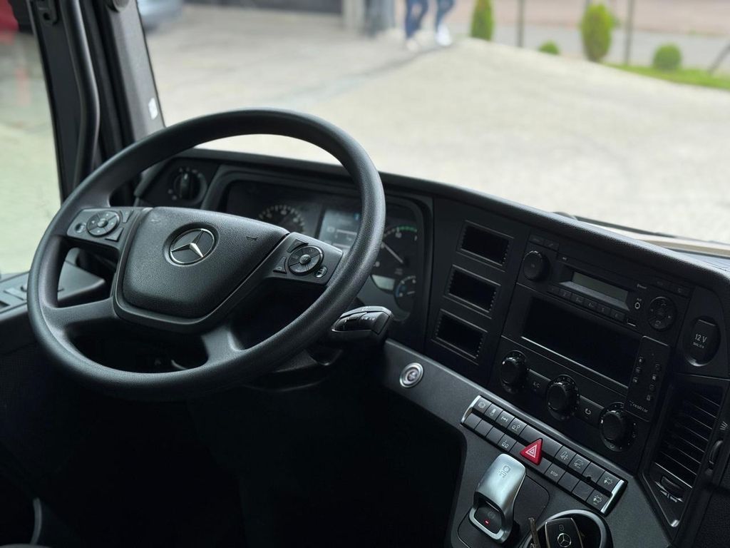 MERCEDES-BENZ Actros 2553 -6×2 de teste1234 teste1234 no Paraná