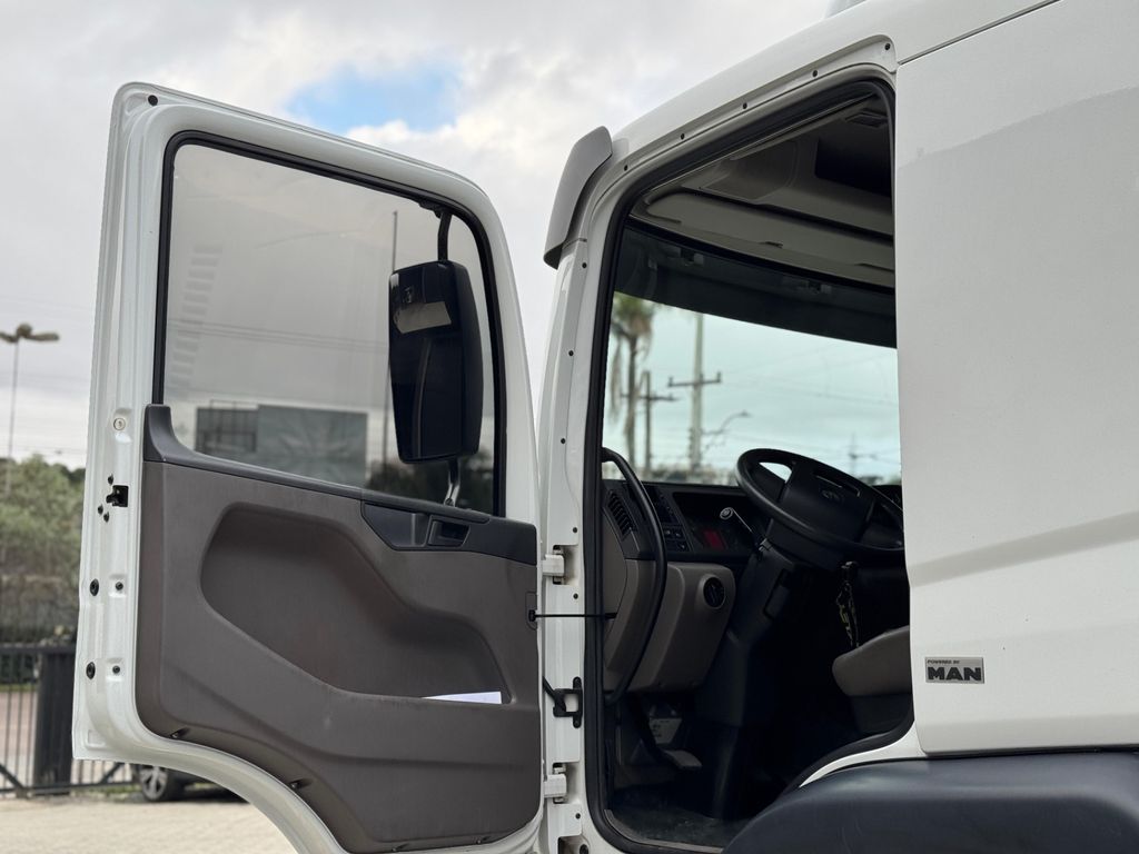 VOLKSWAGEN 24-280 – 6×2 de teste1234 teste1234 no Paraná