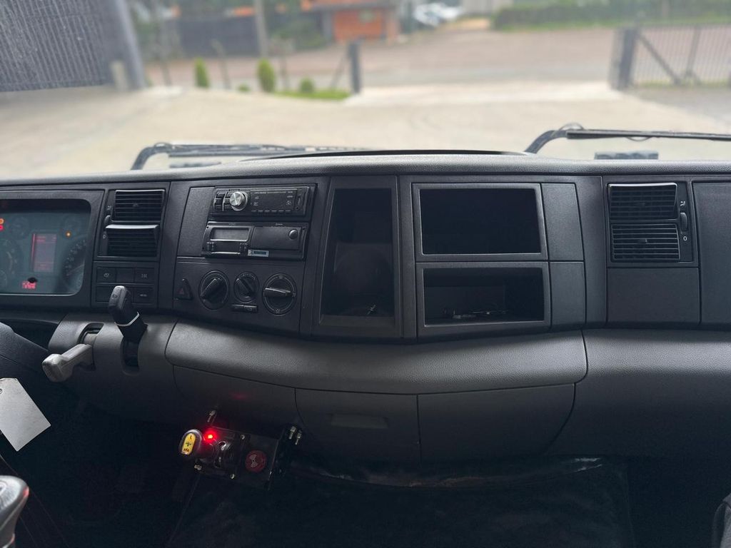 VOLKSWAGEN 31-280 E Constel. 6×4 de teste1234 teste1234 no Paraná