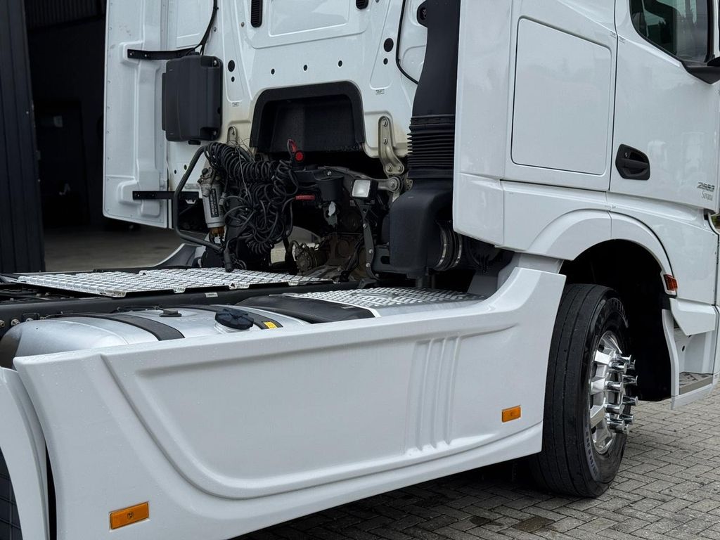 MERCEDES-BENZ Actros 2553 -6×2 de teste1234 teste1234 no Paraná