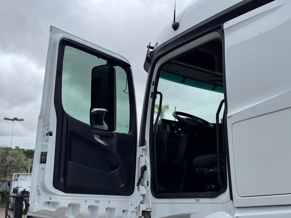 MERCEDES-BENZ Actros 2553 -6×2 de teste1234 teste1234 no Paraná