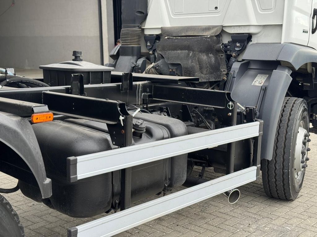 VOLKSWAGEN 31-280 E Constel. 6×4 de teste1234 teste1234 no Paraná