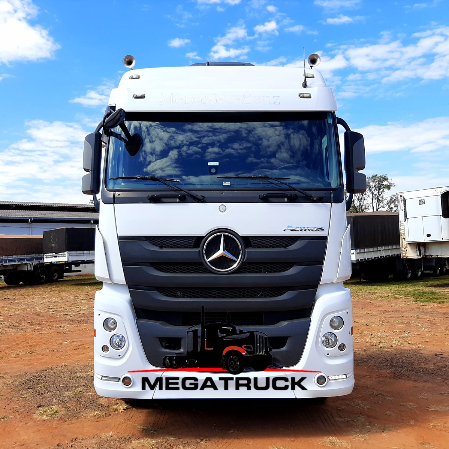 CAVALO MECÂNICO MERCEDES BENZ 2651 2017/2018 6X4 TRAÇADO MEGASPACE de MegaTruck MS no Mato Grosso do Sul