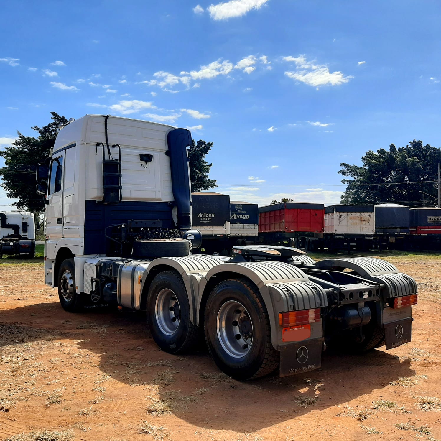 CAVALO MECÂNICO MERCEDES BENZ 2651 2017/2018 6X4 TRAÇADO MEGASPACE de MegaTruck MS no Mato Grosso do Sul