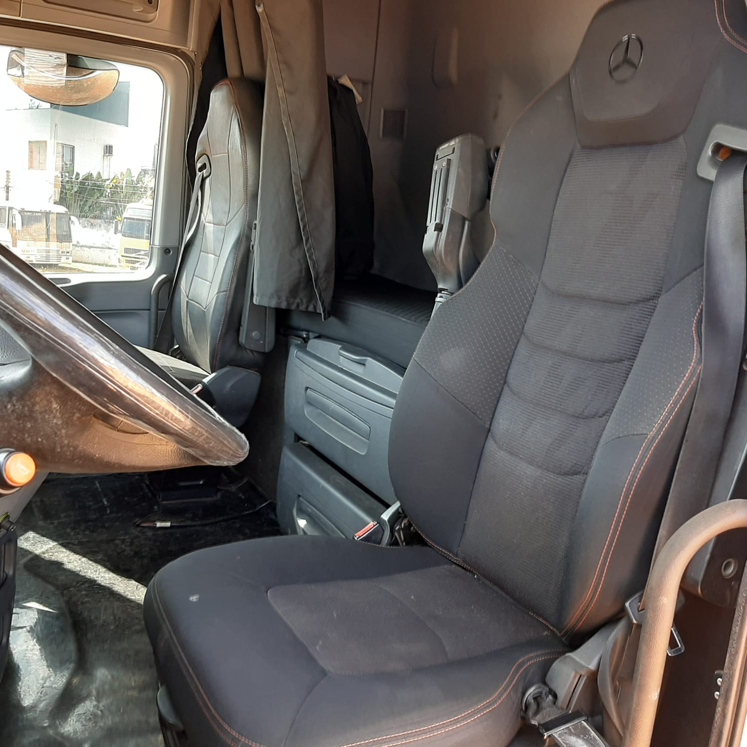 CAVALO MECÂNICO MERCEDES BENZ 2651 2017/2018 6X4 TRAÇADO MEGASPACE de MegaTruck MS no Mato Grosso do Sul