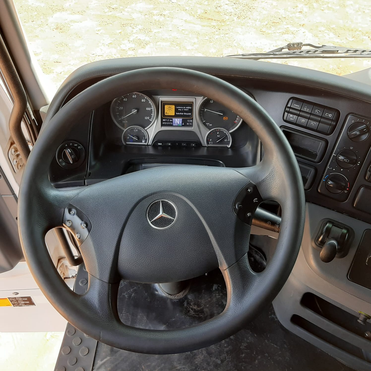 CAVALO MECÂNICO MERCEDES BENZ 2651 2017/2018 6X4 TRAÇADO MEGASPACE de MegaTruck MS no Mato Grosso do Sul