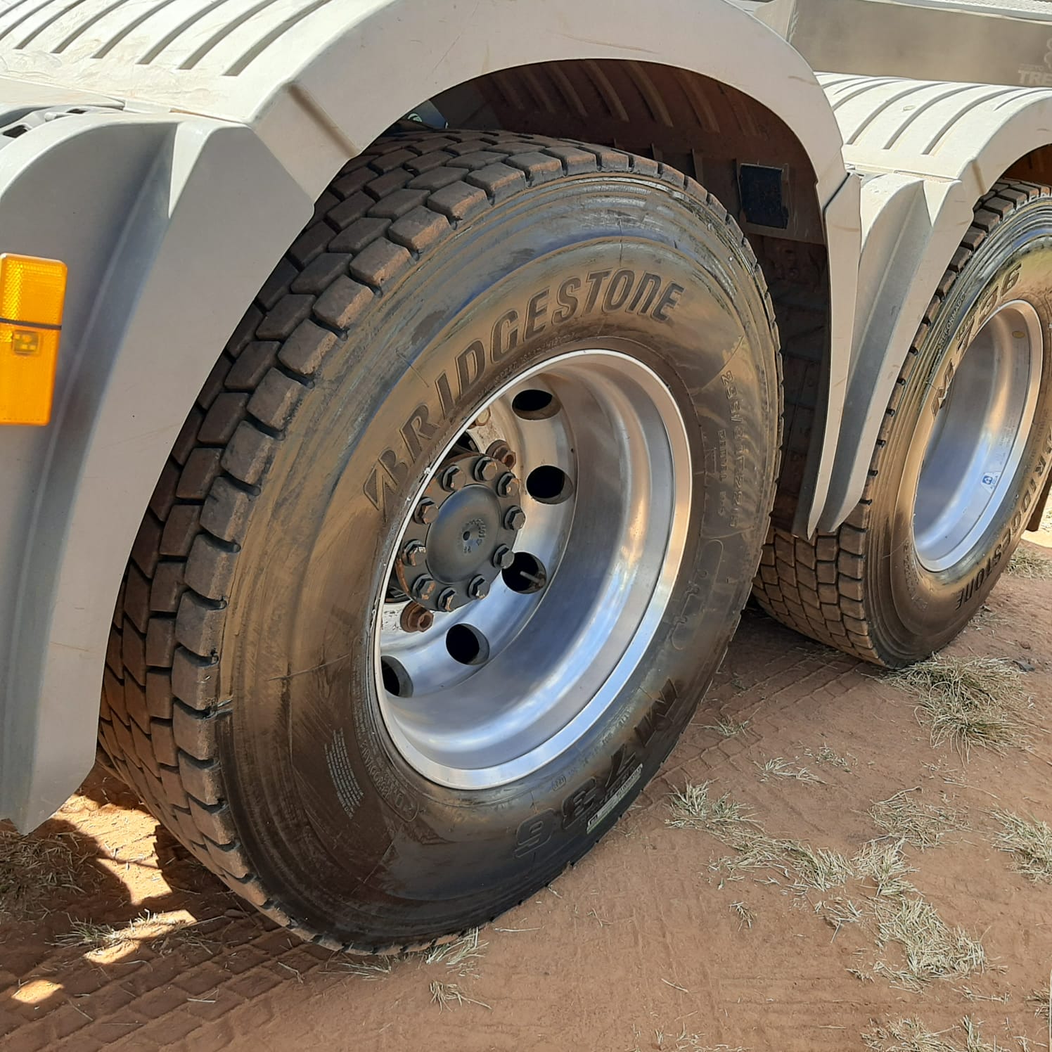 CAVALO MECÂNICO MERCEDES BENZ 2651 2017/2018 6X4 TRAÇADO MEGASPACE de MegaTruck MS no Mato Grosso do Sul