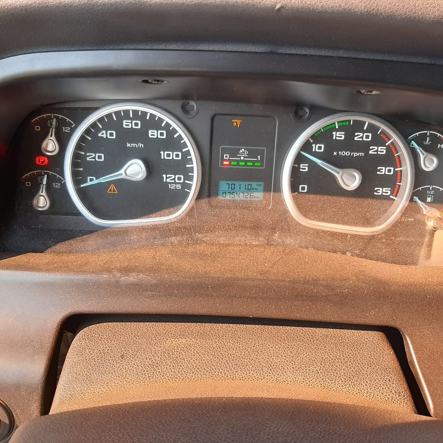 MB 2425 2009/2009 de MegaTruck MS no Mato Grosso do Sul