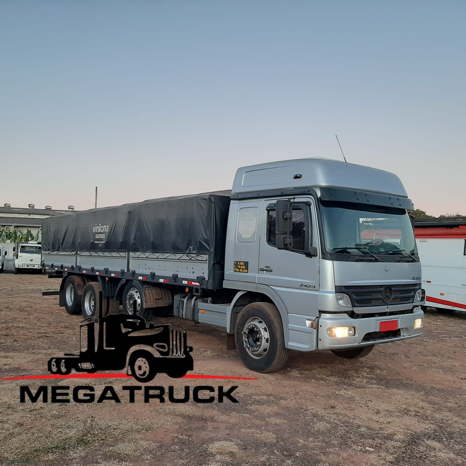 MB 2425 2009/2009 de MegaTruck MS no Mato Grosso do Sul