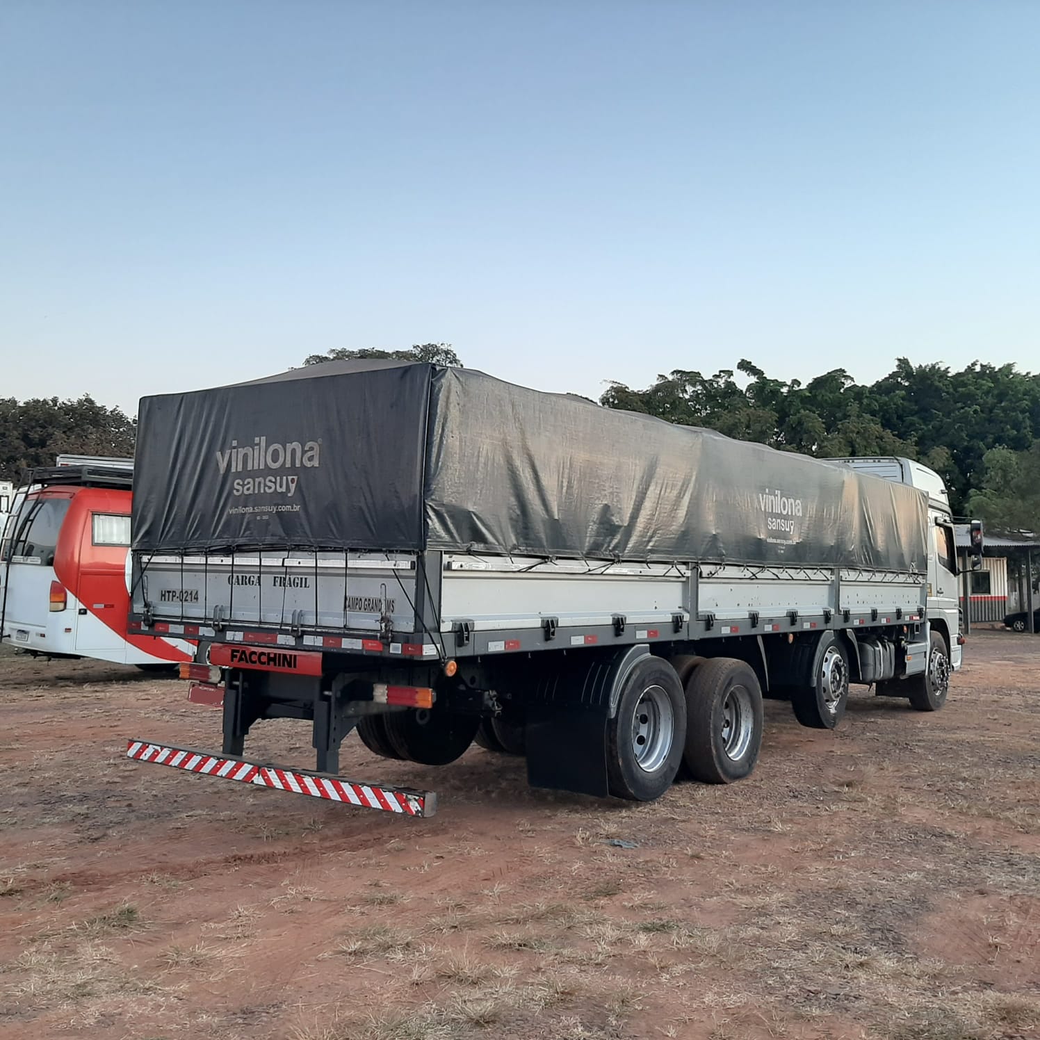 MB 2425 2009/2009 de MegaTruck MS no Mato Grosso do Sul