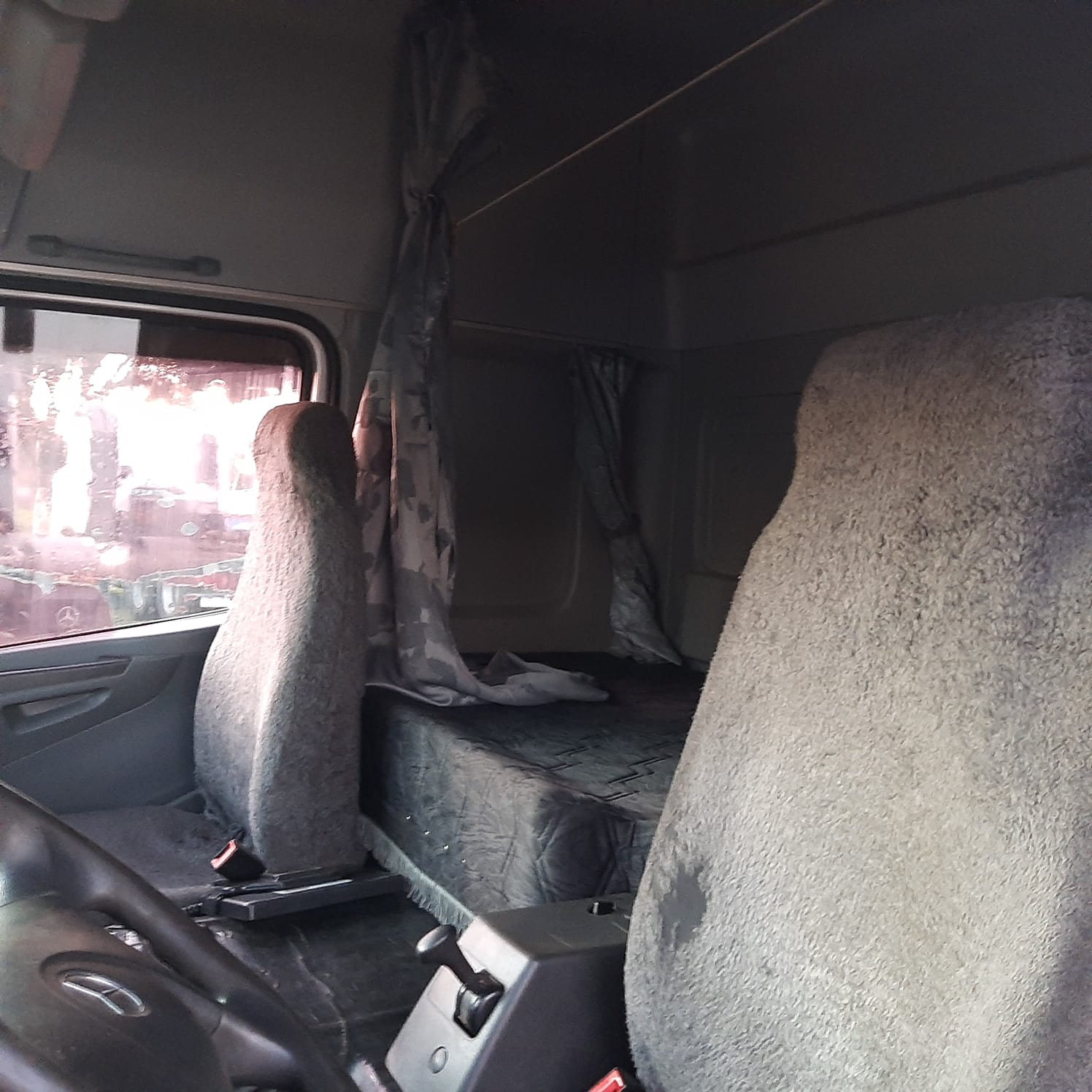 MB 2425 2009/2009 de MegaTruck MS no Mato Grosso do Sul