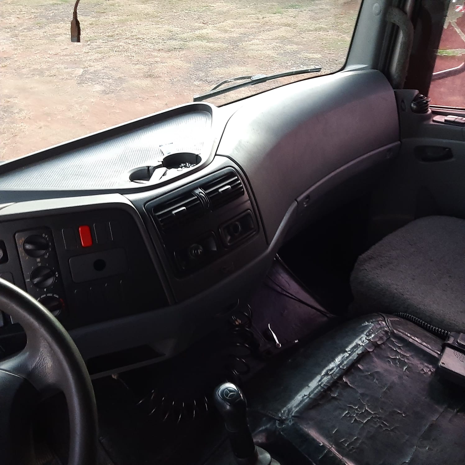 MB 2425 2009/2009 de MegaTruck MS no Mato Grosso do Sul