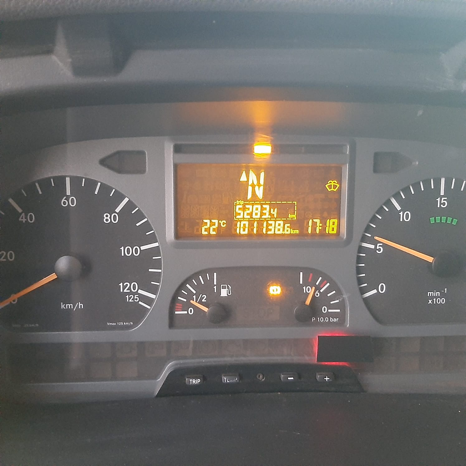 MB 2425 2009/2009 de MegaTruck MS no Mato Grosso do Sul