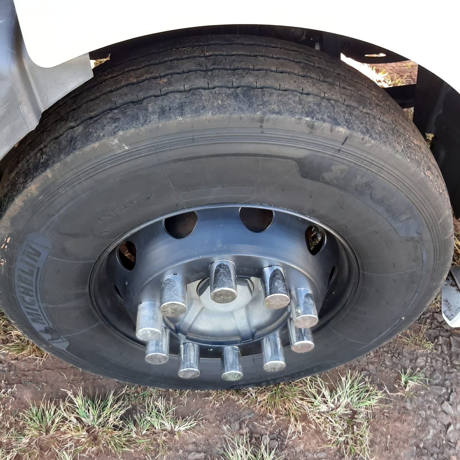 CAMINHÃO VOLVO VM 270 2015/2015 CÂMARA FRIA de MegaTruck MS no Mato Grosso do Sul