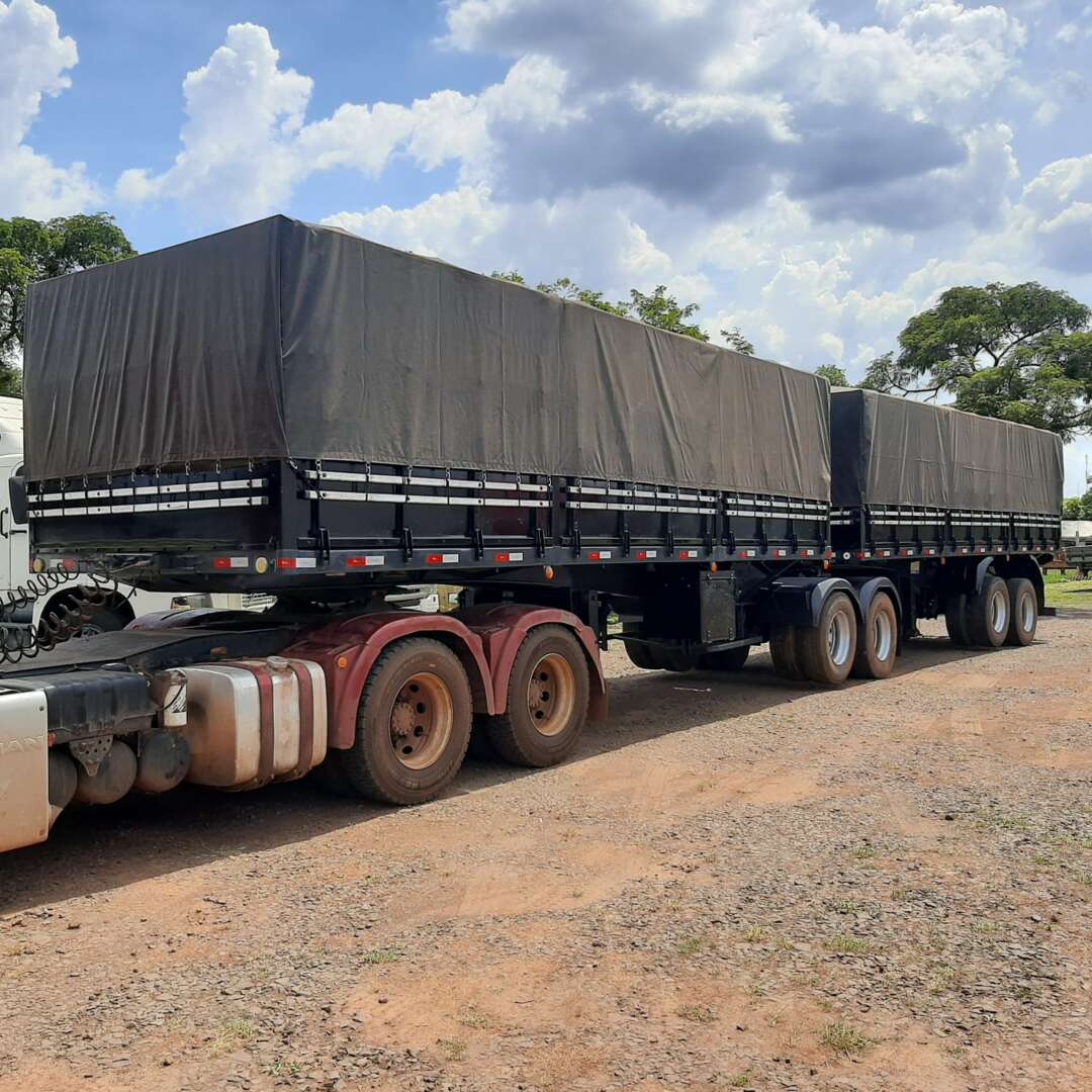 Carreta BITREM GRANELEIRO Noma ANO 2013 4 Eixos de MegaTruck MS no Mato Grosso do Sul