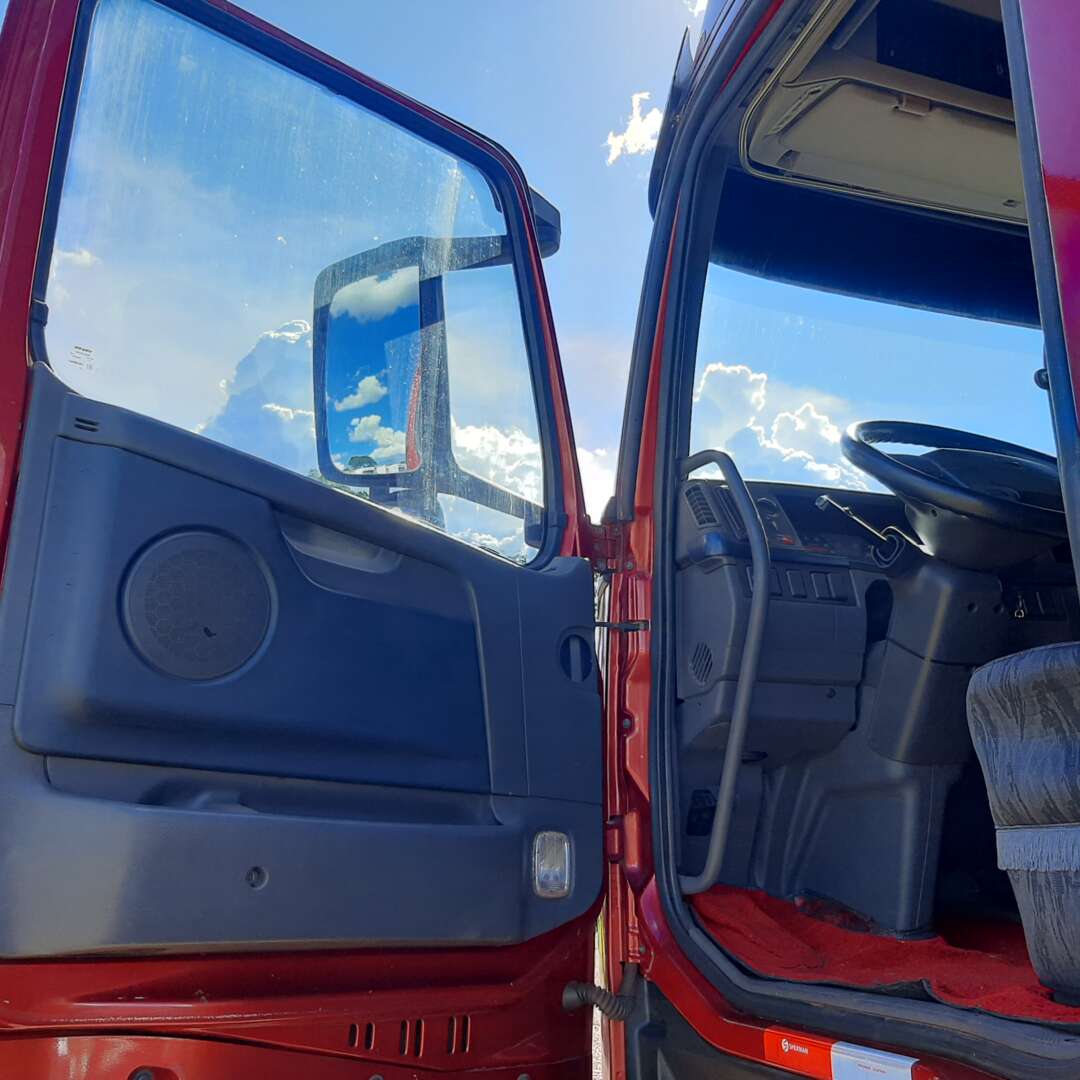 Caminhão VOLVO FH 460 Cavalo Mecânico ANO 2012 de MegaTruck MS no Mato Grosso do Sul