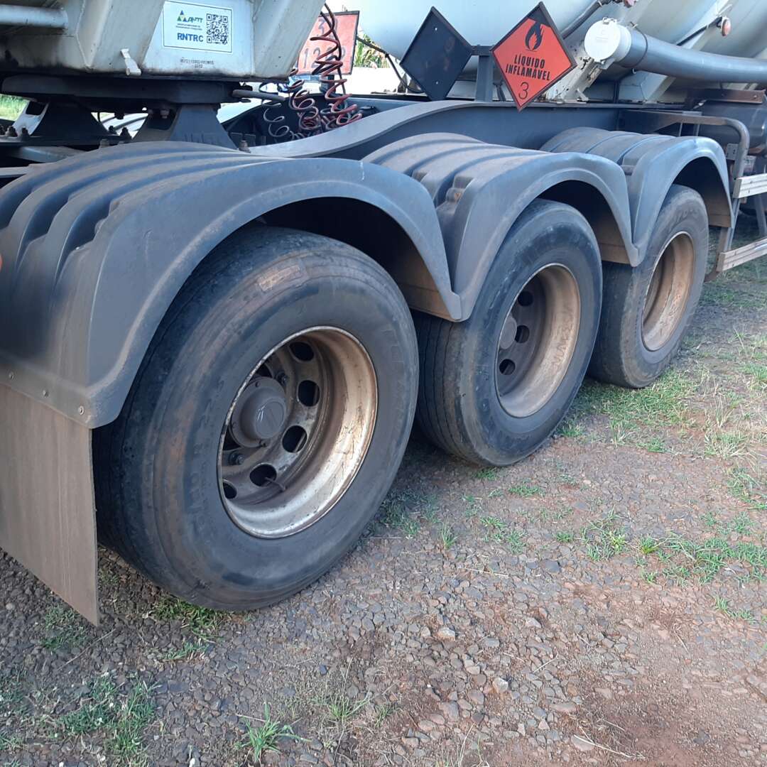 Carreta BITREM 9 EIXOS TANQUE AÇO Noma ANO 2013 6 Eixos de MegaTruck MS no Mato Grosso do Sul